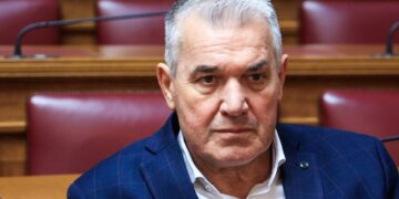 Στην επιτροπή δεοντολογίας παραπέμπει ο πρόεδρος της Βουλής τον Κυριαζίδη