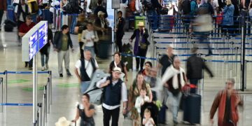Στα 30,7 εκατομμύρια η δυναμική της επιβατικής κίνησης και αύξηση 7,6% κατά τη θερινή περίοδο