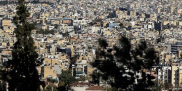 Σκέψεις για παράταση της τριετούς φοροαπαλλαγής σε ιδιοκτήτες που θα ανοίξουν για ενοικίαση τα κλειστά ακίνητα