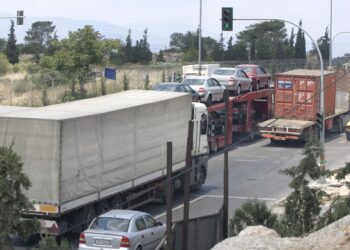 «Πείραζε» τον ταχογράφο με το πάτημα ενός κουμπιού – Χειροπέδες σε οδηγό φορτηγού