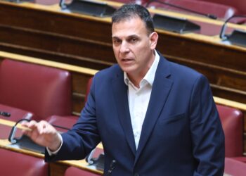Παραιτήθηκε ο Γιώργος Καραμέρος από τον ΣΥΡΙΖΑ και από τη θέση του βουλευτή