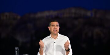 Τσίπρας: Η κυβέρνηση να σταματήσει να δίνει λευκή επιταγή στον Τραμπ