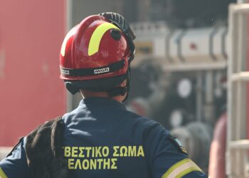 Θεσσαλονίκη: Δύο ύποπτοι εμπρησμοί αυτοκινήτων με διαφορά λίγης ώρας - Πέντε τραυματίες σε πολυκατοικία - ertnews.gr