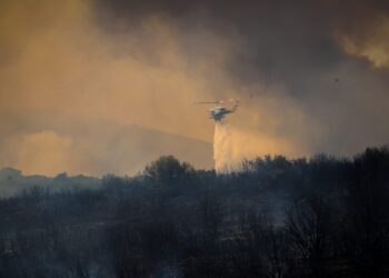 Φωτιά στην Αγία Ελένη Τροιζηνίας - Μήνυμα 112 για εκκένωση προς Άνω Φανάρι - ertnews.gr