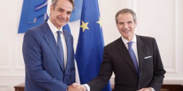 Συνάντηση Μητσοτάκη – Γκρόσι: Στο επίκεντρο οι διεθνείς κρίσεις και η κούρσα για τη θέση του γ.γ. του ΟΗΕ