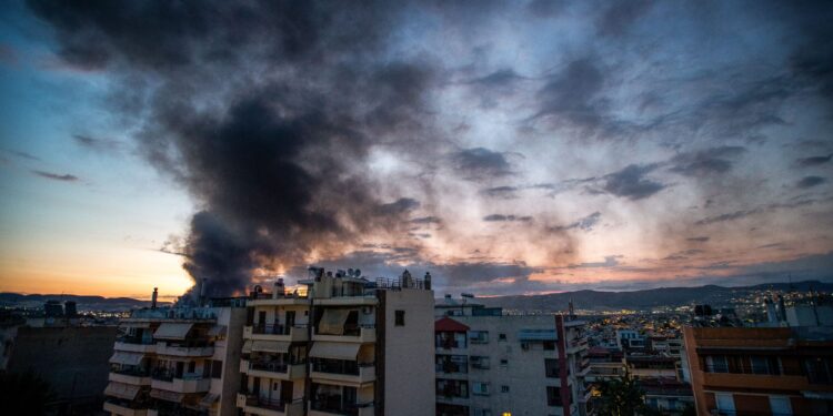 Βασιλακόπουλος στο ΕΡΤnews για το τοξικό νέφος: Συνέπειες και μέτρα αυτοπροστασίας - Πώς χρησιμοποιούμε σωστά τα κλιματιστικά - ertnews.gr