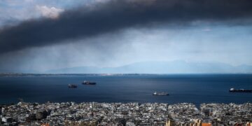 Τοξικό νέφος στη Θεσσαλονίκη: Πώς θα εξελιχθεί η διασπορά του καπνού μέσα στην ημέρα - Πυρομετεωρολογική ανάλυση της Όλγας Παπαβγούλη - ertnews.gr