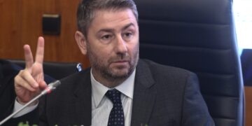 Ανδρουλάκης: Επτά προτάσεις του ΠΑΣΟΚ για τη στήριξη των μικρομεσαίων επιχειρήσεων – Σφοδρή κριτική στην κυβέρνηση για ακρίβεια και φορολογία