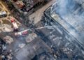 Φωτιά στον Ασπρόπυργο: Καλύτερη η εικόνα της πυρκαγιάς - 11 τραυματίες, τρεις διασωληνωμένοι, ζημιές σε τρεις επιχειρήσεις - ertnews.gr
