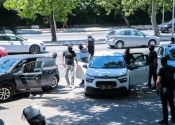 Θεσσαλονίκη: Σφίγγει ο κλοιός για την σύλληψη τριών ατόμων για τις άλλες δυο εμπρηστικές επιθέσεις - ertnews.gr