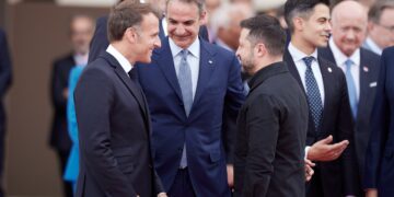 Στο Παρίσι ο Μητσοτάκης για την παρέλαση της Βαστίλης - Ελληνικά Rafale στον γαλλικό ουρανό