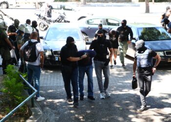 Προφυλακίστηκαν οι δύο από τους συλληφθέντες για τη δολοφονική επίθεση στο σπίτι της Νέστορα - ertnews.gr