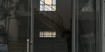 Δολοφονία Σταύρου Γεωργίου: Στα χέρια της ΕΛ.ΑΣ. ο καθ' ομολογίαν δράστης - Στο «μικροσκόπιο» το κίνητρο, τι ισχυρίζεται ο 28χρονος - ertnews.gr