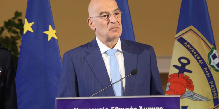 Δένδιας: Βαθύτατη θλίψη για τους δύο πυροσβέστες που έχασαν τη ζωή τους εν ώρα καθήκοντος - ertnews.gr
