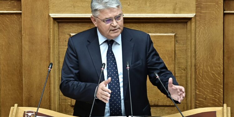 Νατσιός στη Βουλή: Κατάργηση της υπουργικής ασυλίας και πλήρης ανεξαρτησία της Δικαιοσύνης