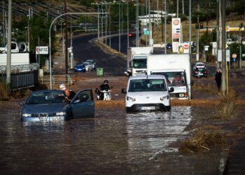Κακοκαιρία: Πάνω από 100.000 κεραυνοί, χαλάζι στο Ίλιον, χιόνι στον Όλυμπο - Πού ισχύει red code - ertnews.gr