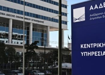 Φοροδιαφυγή: «Λαβράκια» βγάζει το ψηφιακό πελατολόγιο – Σε ποιους επαγγελματικούς κλάδους επεκτείνεται άμεσα το μέτρο