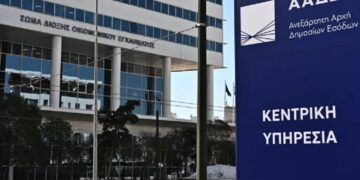 Φοροδιαφυγή: «Λαβράκια» βγάζει το ψηφιακό πελατολόγιο – Σε ποιους επαγγελματικούς κλάδους επεκτείνεται άμεσα το μέτρο