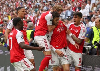Έσοδα-ρεκόρ άνω των 8,1 δισ. ευρώ στη Premier League 2025/26 - www.ertsports.gr