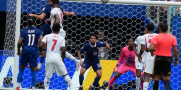 Φουριόζα η Αγγλία στον μικρό τελικό, 2-0 με κεφαλιά ο Κόνσα