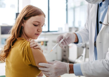 Ιστορικό ορόσημο: Το εμβόλιο HPV μηδένισε τους θανάτους από καρκίνο του τραχήλου της μήτρας στις νέες γυναίκες