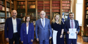 Ηχηρό μήνυμα υπέρ της πρόληψης: Ο Πρόεδρος της Δημοκρατίας υπέγραψε τη Χάρτα της Ελληνικής Πνευμονολογικής Εταιρείας