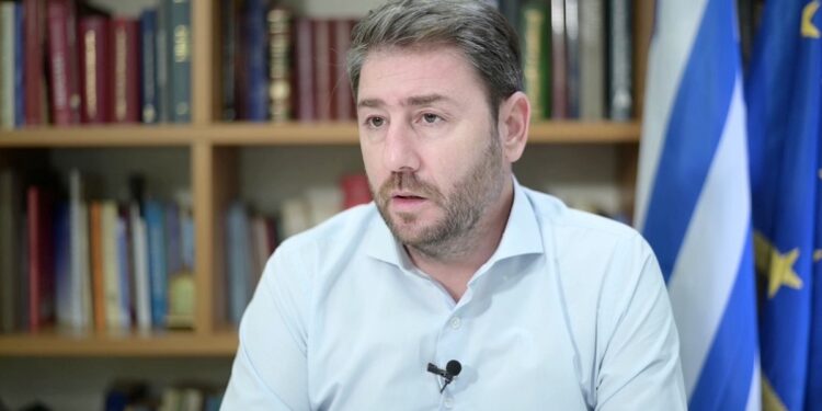 Στην Κρήτη ο Ν. Ανδρουλάκης για τις κηδείες των δύο πυροσβεστών