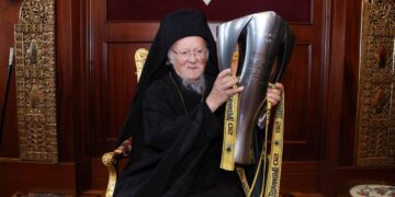 Το τρόπαιο της ΑΕΚ στο Φανάρι (video) - www.ertsports.gr