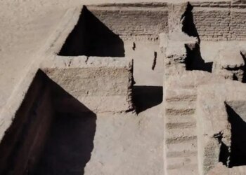 Αίγυπτος: Αρχαιολόγοι ανακάλυψαν αρχαία βυζαντινή πόλη στη δυτική έρημο - Βρέθηκαν νομίσματα, αγγεία και βωμοί