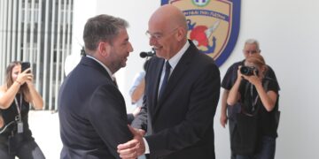 Ανδρουλάκης: O Πρωθυπουργός οφείλει να υπερασπίζεται τα κυριαρχικά δικαιώματα - ertnews.gr