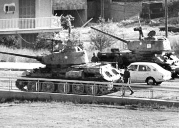 Μαύρη επέτειος: 52 χρόνια από το προδοτικό πραξικόπημα της χούντας του Ιωαννίδη κατά του Μακαρίου
