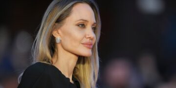 «Without Blood»: Η Αντζελίνα Τζολί μεταφέρει στη μεγάλη οθόνη το μυθιστόρημα του Αλεσάντρο Μπαρίκο