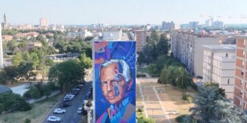 Τζόρτζιο Αρμάνι: Η γενέτειρά του απέκτησε μια εντυπωσιακή τοιχογραφία στη μνήμη του