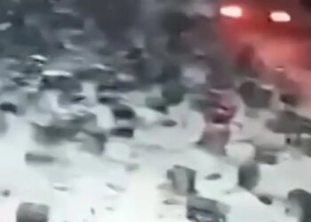 Φιλιππίνες: «Ποτάμι» από μπύρες σε αυτοκινητόδρομο - Έπεσαν 2.000 κιβώτια από φορτηγό