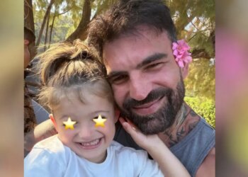 Δημήτρης Αλεξάνδρου: Το βίντεο με τον γιο του Πάρη να τραγουδά και να παίζει κιθάρα