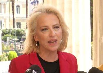 Η Ρένα Δούρου πρόεδρος του ΣΥΡΙΖΑ – «Ξεκινάμε την αναδιάταξη της ΚΟ για την αναγέννηση του ΣΥΡΙΖΑ, δεν περισσεύει κανείς και καμία»