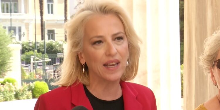 Η Ρένα Δούρου πρόεδρος του ΣΥΡΙΖΑ – «Ξεκινάμε την αναδιάταξη της ΚΟ για την αναγέννηση του ΣΥΡΙΖΑ, δεν περισσεύει κανείς και καμία»