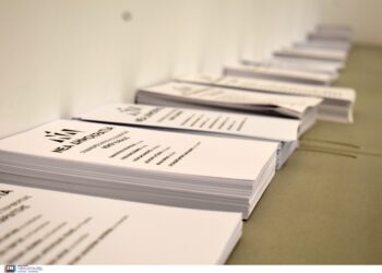 Δημοσκόπηση Interview: Διψήφιο το ποσοστό διαφοράς Νέας Δημοκρατίας και ΕΛ.Α.Σ.