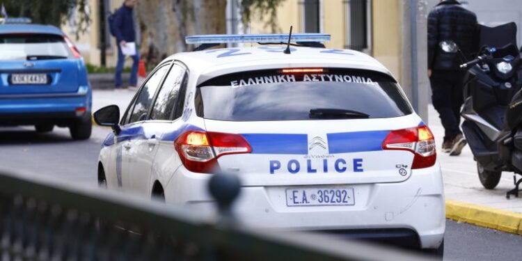 Ισοβίτης στις φυλακές Διαβατών φέρεται να έδωσε εντολή για επίθεση με χειροβομβίδα στον Αίγυπτιο – Περίστροφο και 4.000 ευρώ στο σπίτι συνεργού