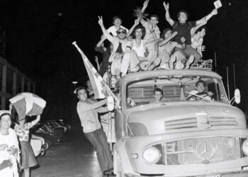 24 Ιουλίου 1974: Η νύχτα που επέστρεψε η Δημοκρατία στην Ελλάδα