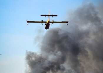 Λακωνία: Φωτά σε χαμηλή βλάστηση στον Αγερανό Γυθείου