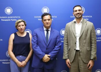 Συνεργασία του υπουργείου Υγείας με το Airbnb.org για τη δωρεάν διαμονή γιατρών και νοσηλευτών σε πέντε νησιά του Αιγαίου