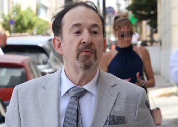 Γιάννης Παπαμιχαήλ για Αλίκη Βουγιουκλάκη: «Απαγορεύεται να χρησιμοποιείται το όνομα και η εικόνα της μητέρας μου χωρίς άδεια»