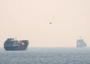 Υεμένη: Ύποπτη δραστηριότητα στον Κόλπο του Άντεν - Έξι ταχύπλοα προσέγγισαν δεξαμενόπλοιο, προειδοποιητικά πυρά από την ομάδα ασφαλείας