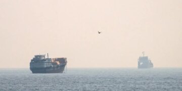 Υεμένη: Ύποπτη δραστηριότητα στον Κόλπο του Άντεν - Έξι ταχύπλοα προσέγγισαν δεξαμενόπλοιο, προειδοποιητικά πυρά από την ομάδα ασφαλείας