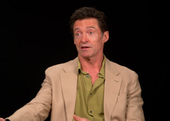 Ο Hugh Jackman για τον νέο, σκοτεινό Robin Hood: «Με ενδιέφερε περισσότερο η δύναμη των μύθων παρά ο ίδιος ο θρύλος»