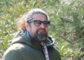 Λορέντζο Καριέρε: Το «άλλα σχέδια είχαμε» από την Έλενα Κατραβά και ο συγκινητικός αποχαιρετισμός του κουμπάρου του