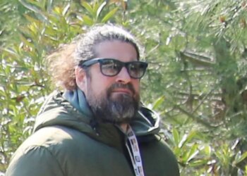 Λορέντζο Καριέρε: Το «άλλα σχέδια είχαμε» από την Έλενα Κατραβά και ο συγκινητικός αποχαιρετισμός του κουμπάρου του