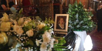 Η Κοζάνη αποχαιρέτησε τη Βάγια Νέστορα - Το «αντίο» του αδελφού της Γ. Κοντού - ertnews.gr