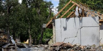 Ουκρανία: Συνεχίζονται τα ρωσικά σφυροκοπήματα στο Κίεβο - Ένας νεκρός